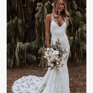 Cinderella White Lace Spaghetti Strapped Mermaid  Wedding Dress